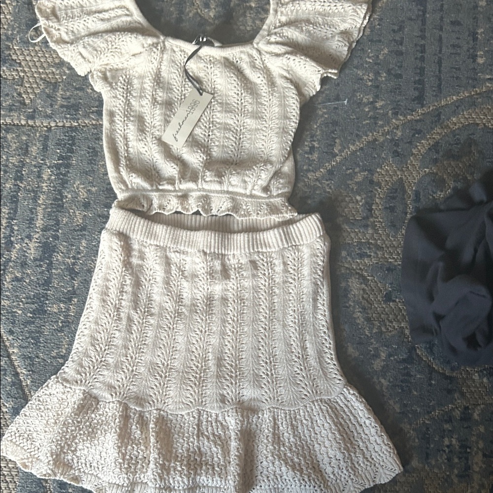 Cream Knit Ruffle Hem Skirt - Unbranded